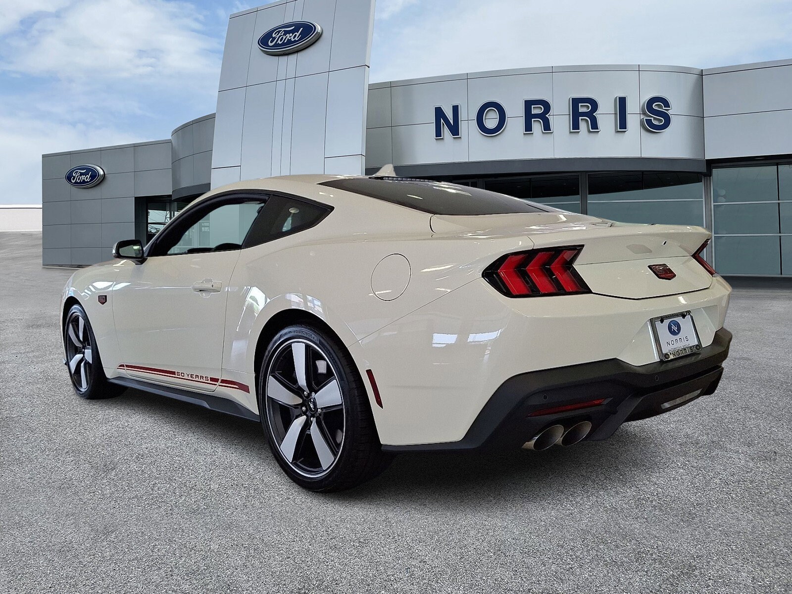 2025 Ford Mustang GT Premium photo 3