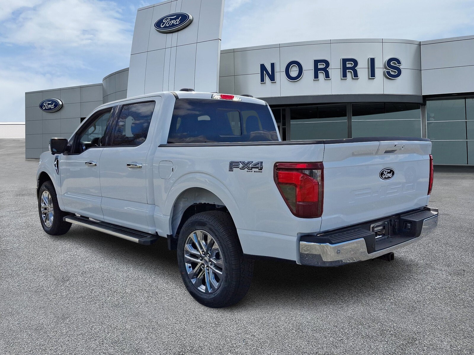2025 Ford F-150 XLT photo 3