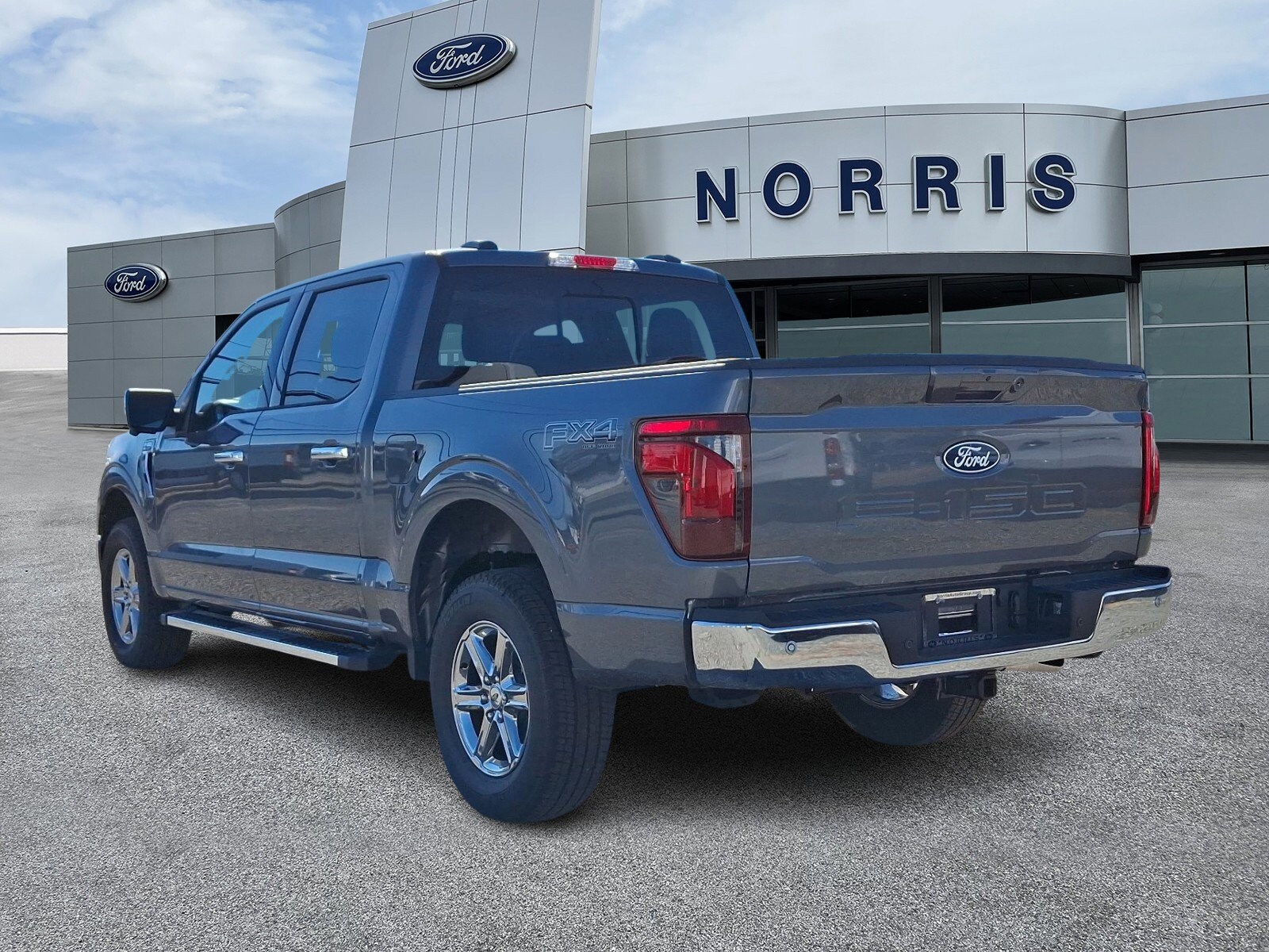 2025 Ford F-150 XLT photo 2