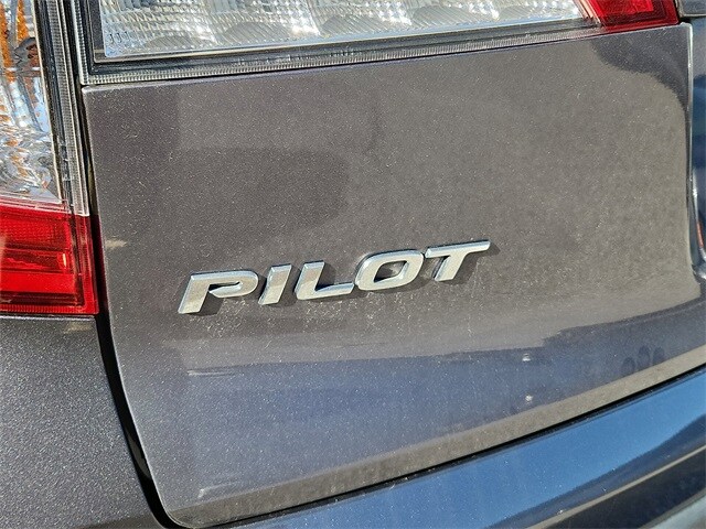 2022 Honda Pilot Special Edition photo 3