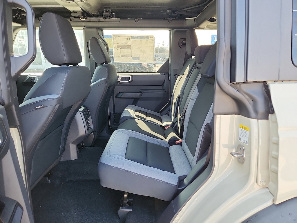 2025 Ford Bronco Big Bend photo 2