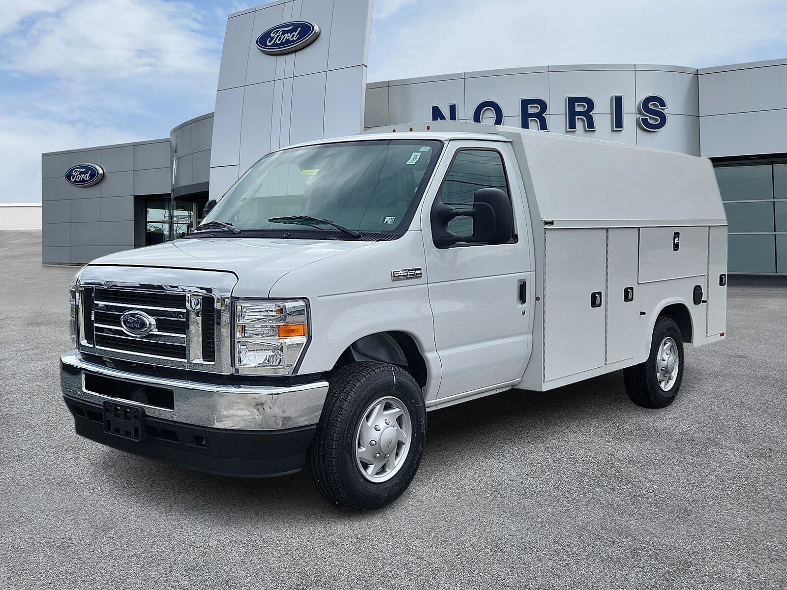 2025 Ford E-350 Base photo 2