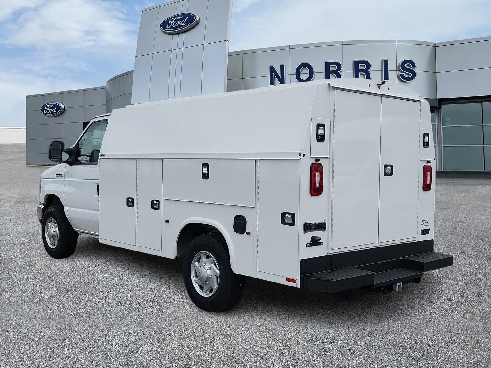 2025 Ford E-350 Base photo 3