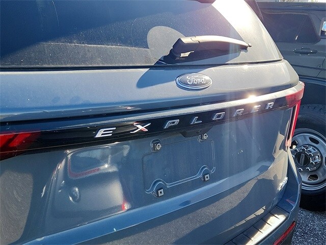 2025 Ford Explorer photo 4