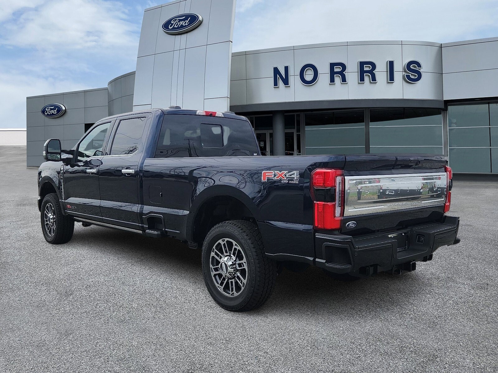 2025 Ford F-350 Platinum photo 3