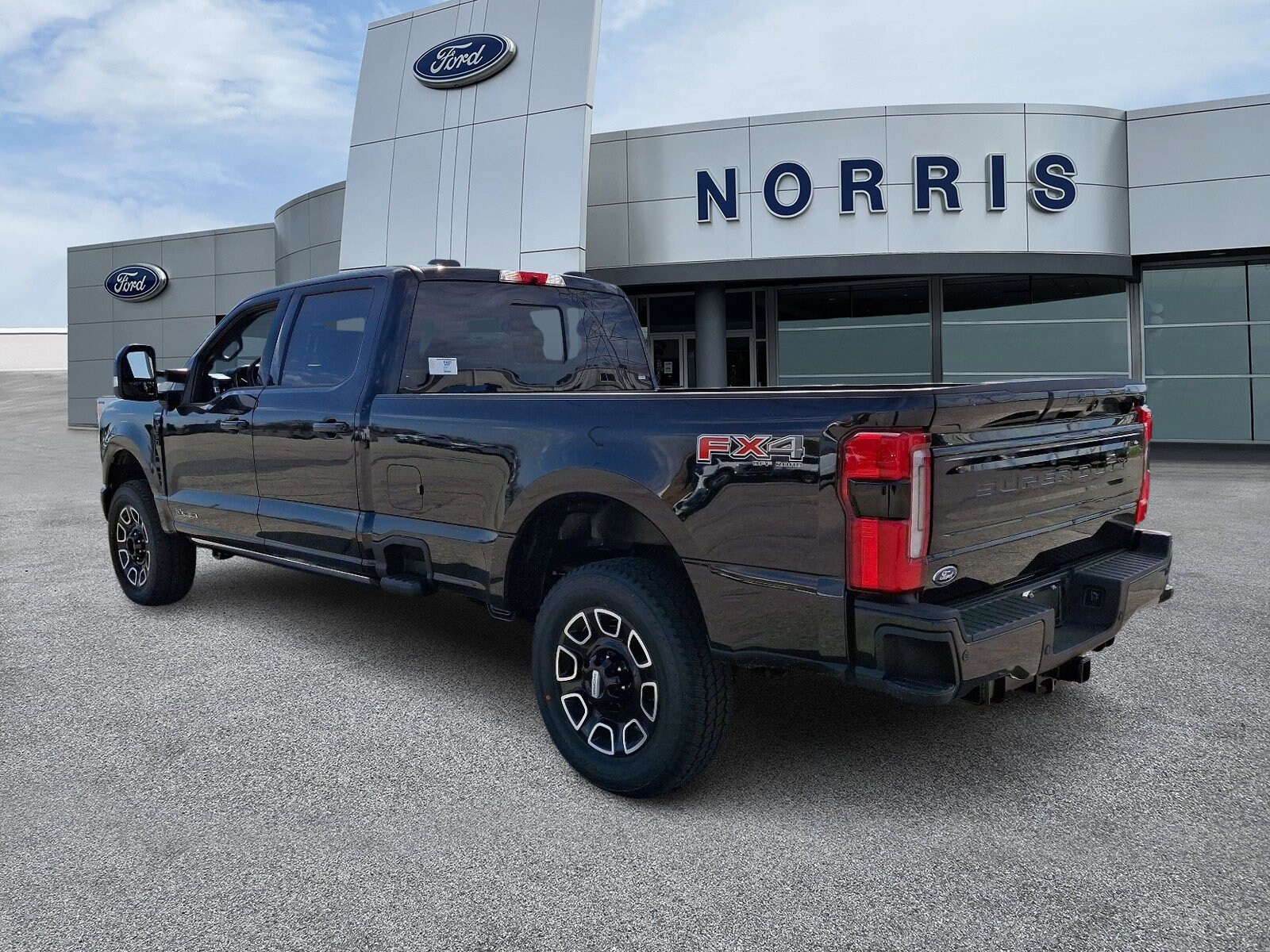 2025 Ford F-350 Platinum photo 3