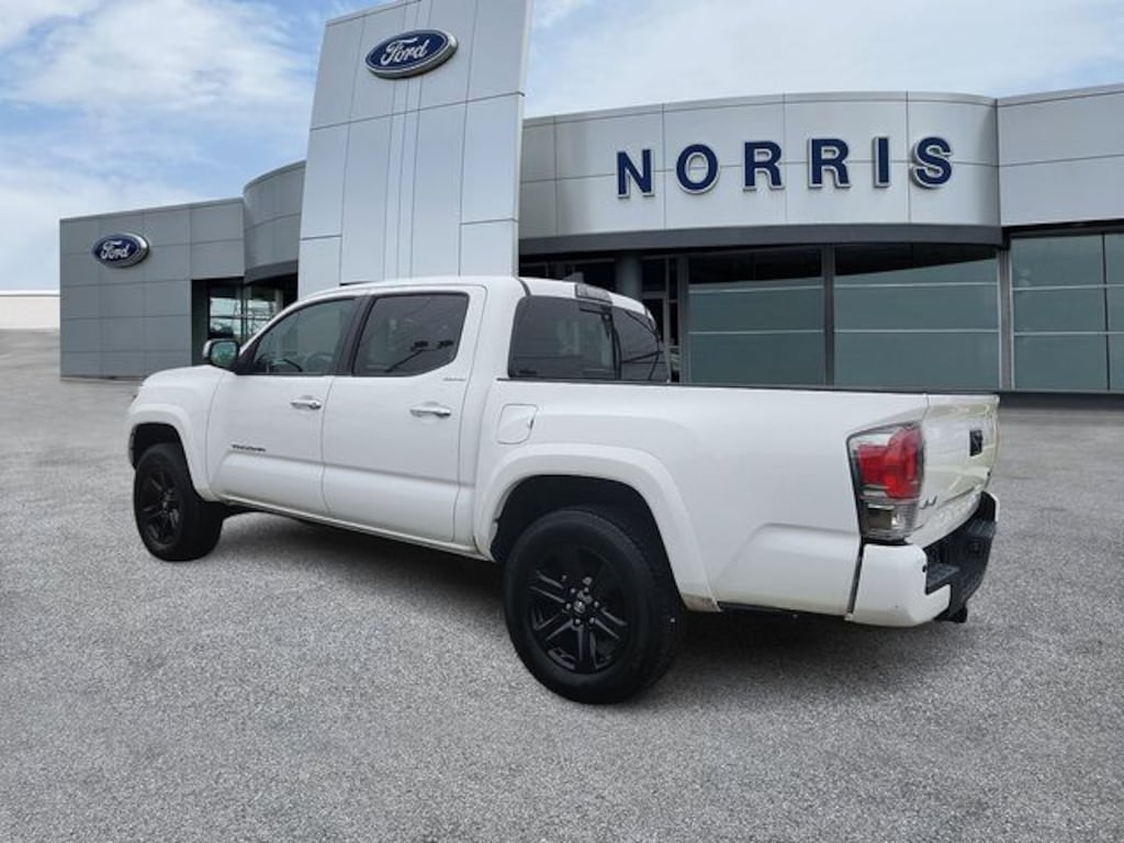 Used 2017 Toyota Tacoma Limited Truck