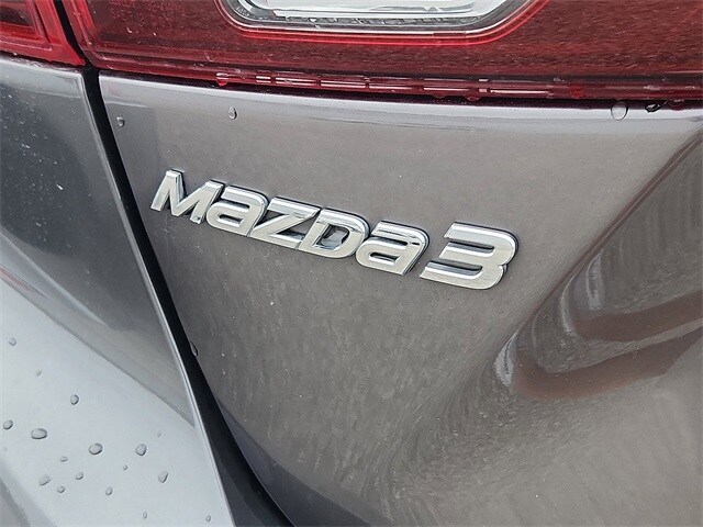 2018 Mazda Mazda3 Touring photo 2