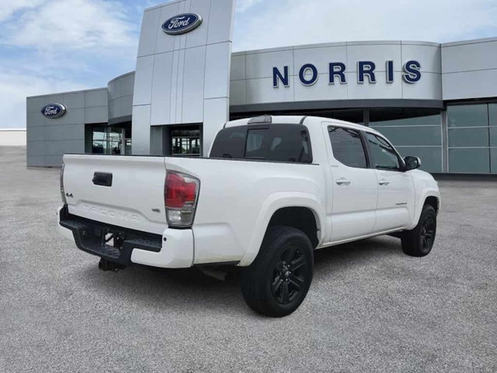 Used 2017 Toyota Tacoma Limited Truck