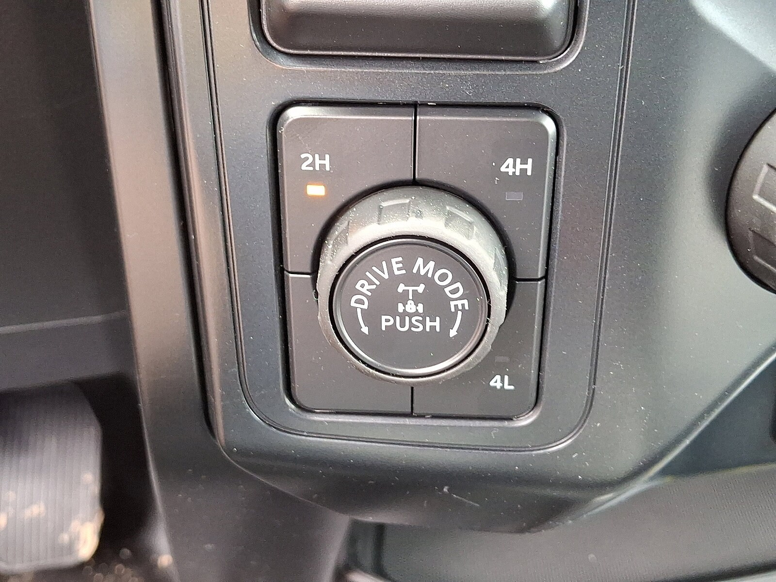 2025 Ford F-150 XL - Photo 12