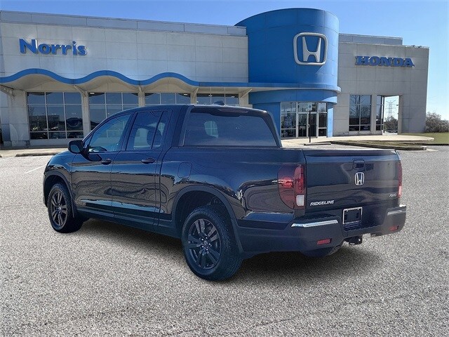 2019 Honda Ridgeline Sport photo 3