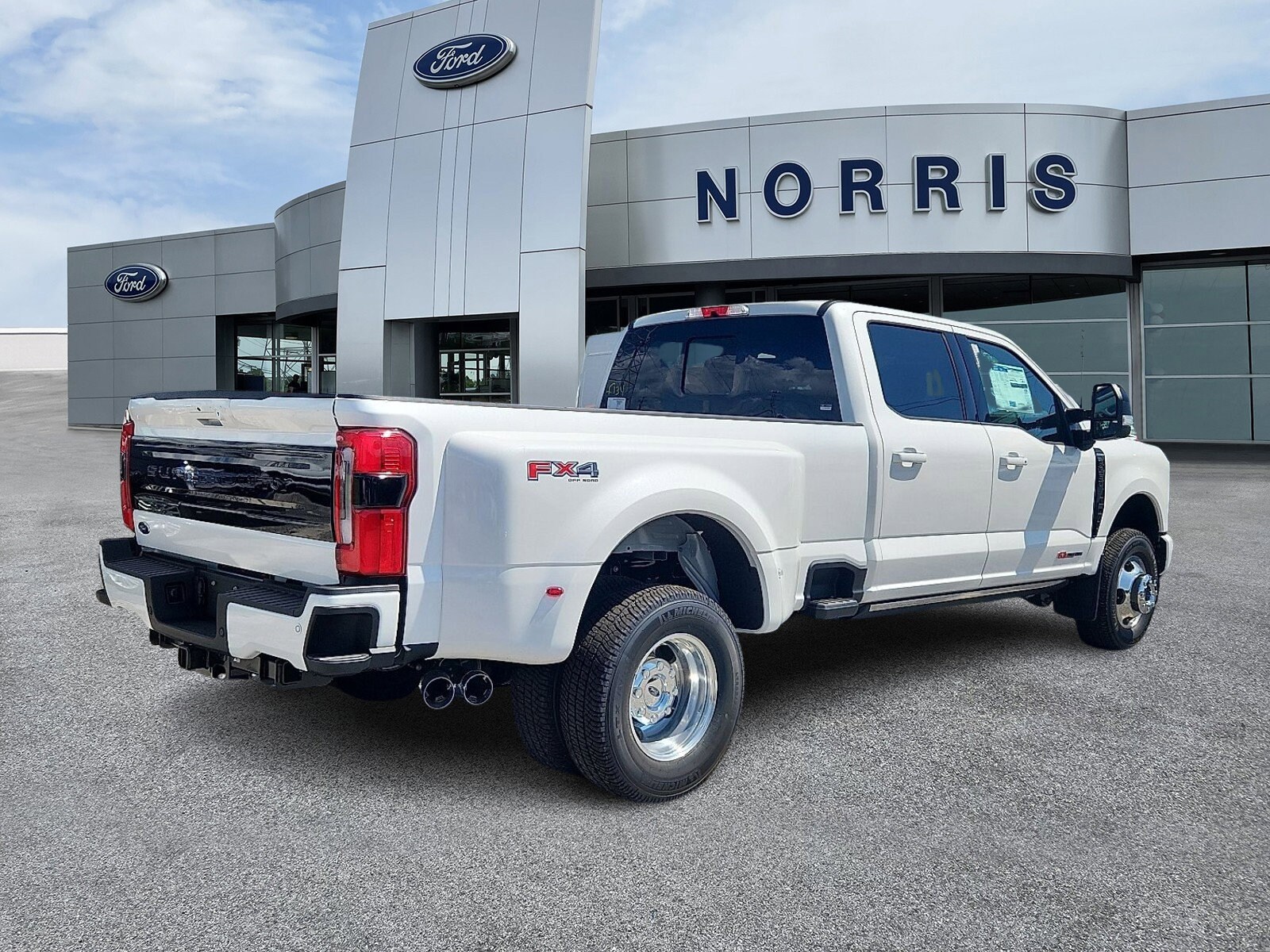 2026 Ford F-350 Platinum photo 3