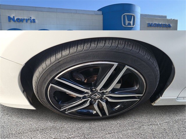 2016 Honda Accord Sport photo 2