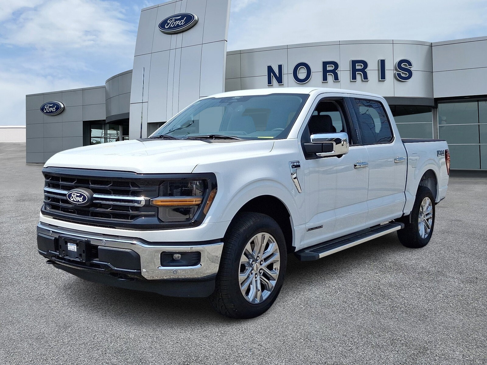 2024 Ford F-150 XLT photo 2