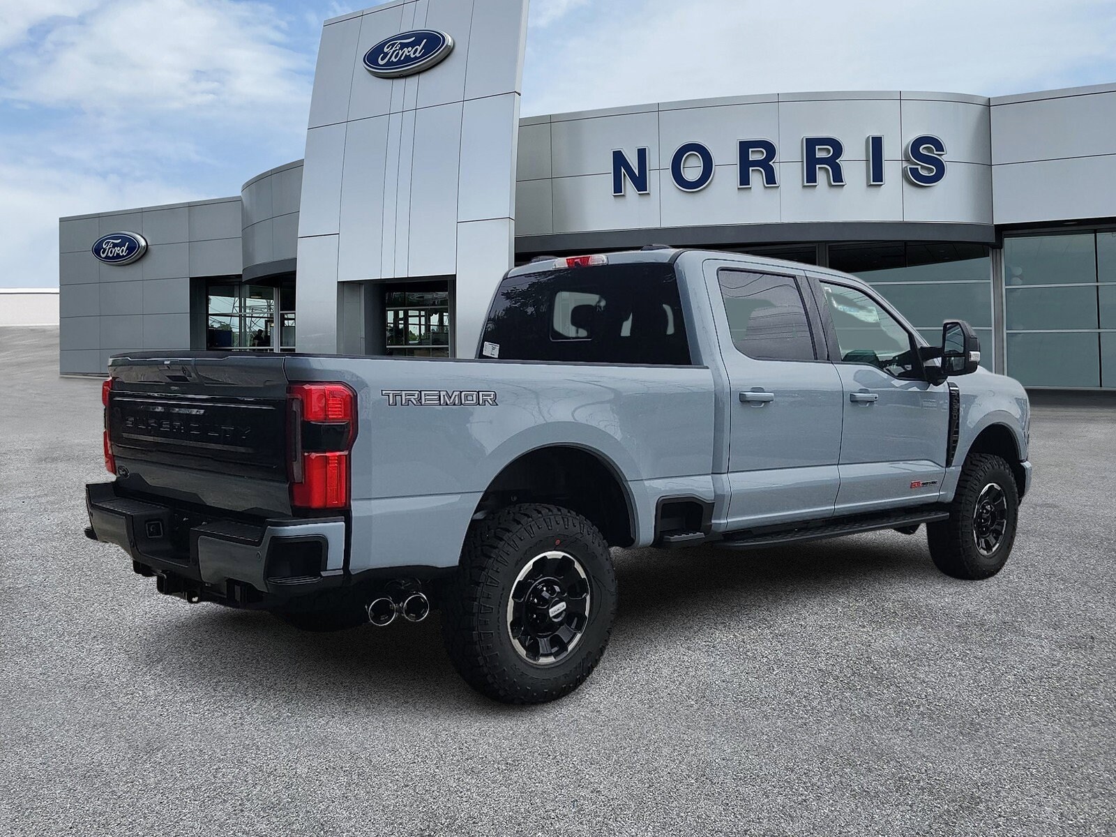 2026 Ford F-250 Platinum photo 4
