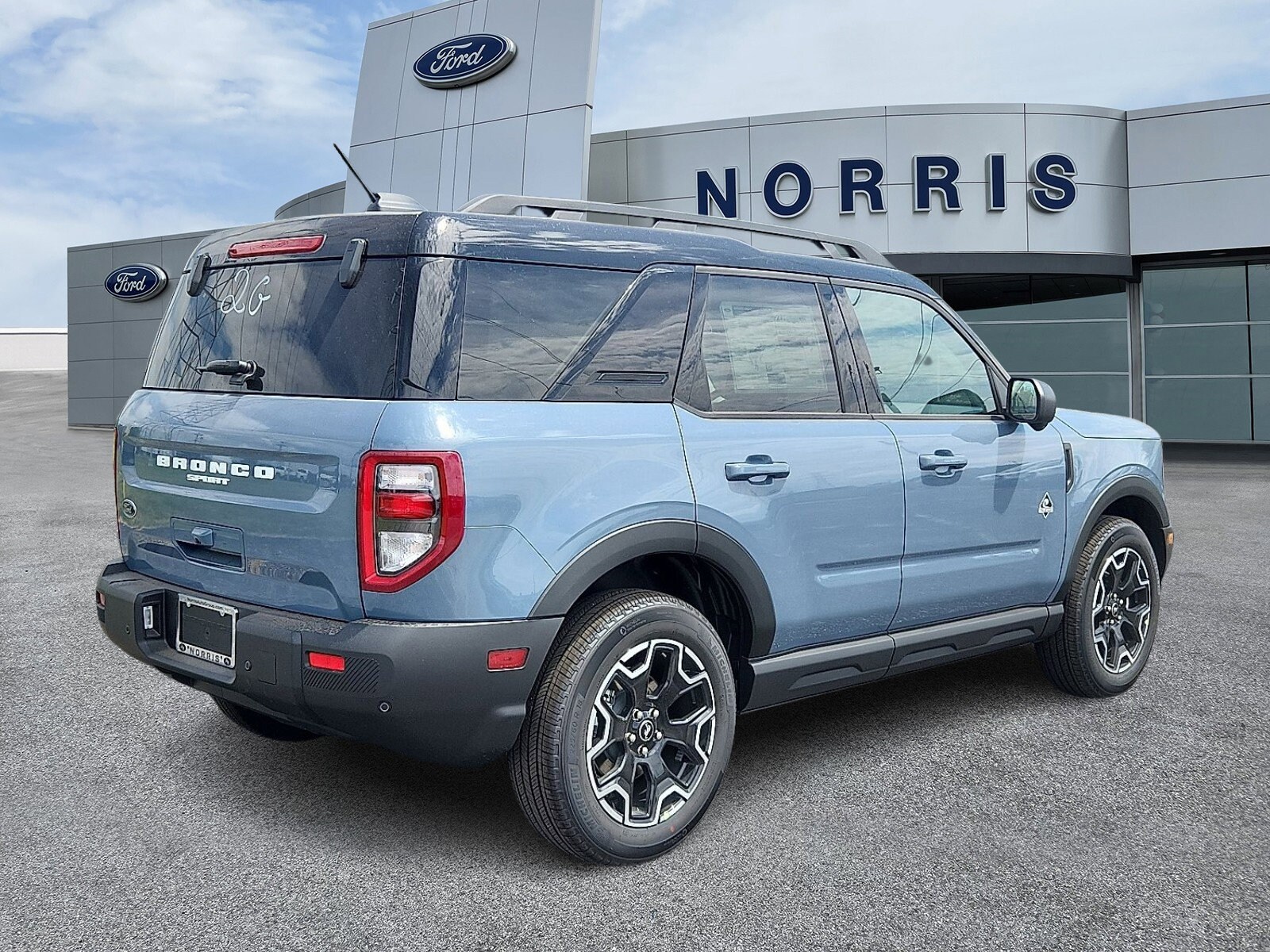 2025 Ford Bronco Sport Outer Banks photo 3