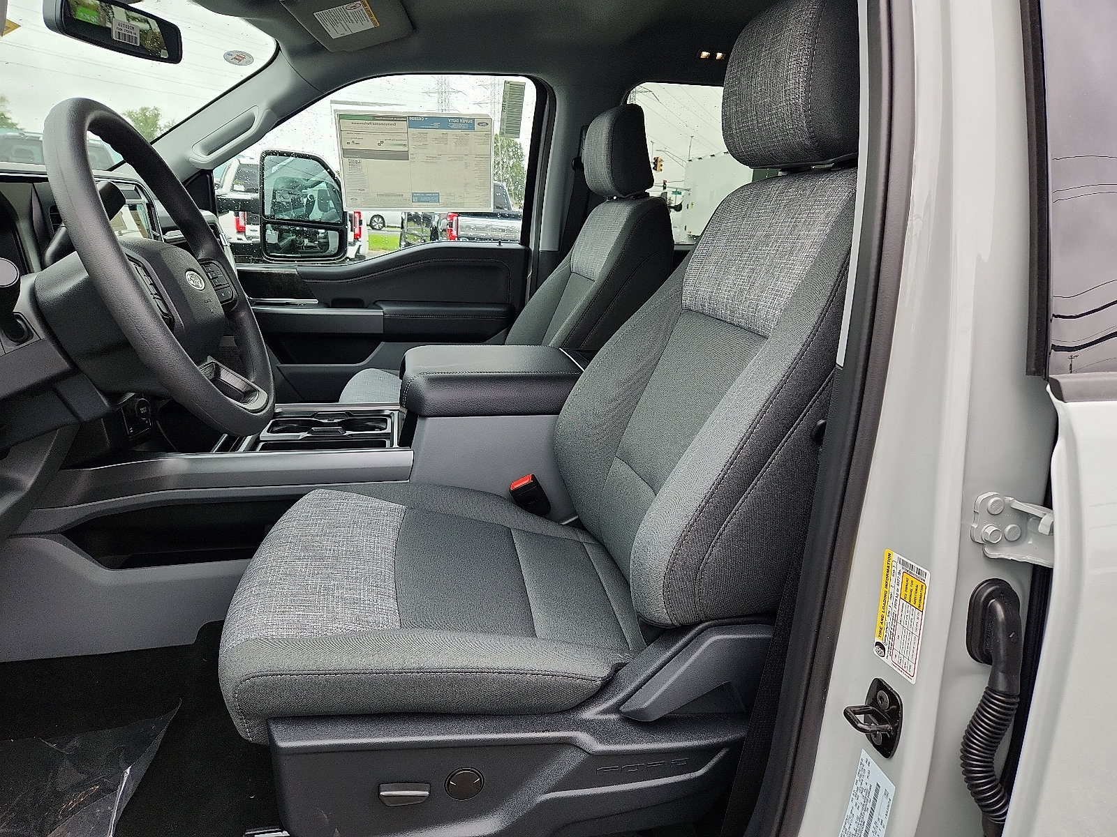 2026 Ford F-350 Super Duty XLT - Photo 9