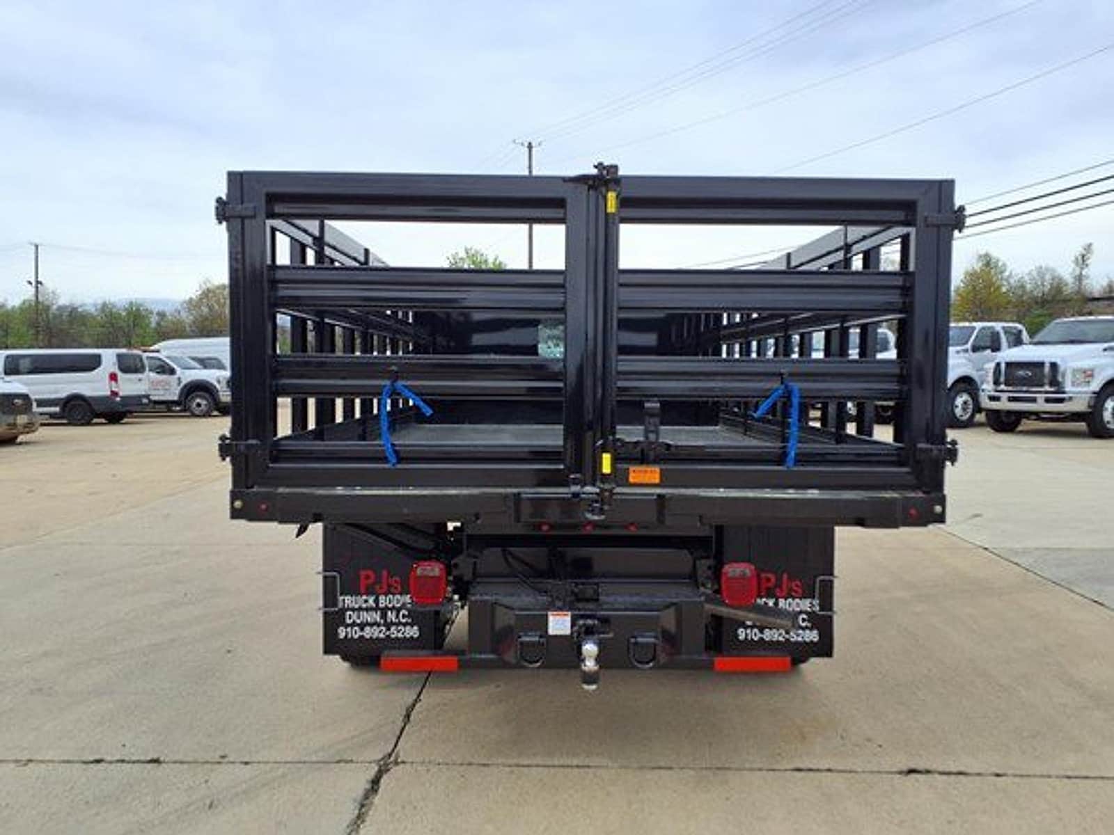 2024 Ford F-450 Super Duty Chassis Cab XL - Photo 7