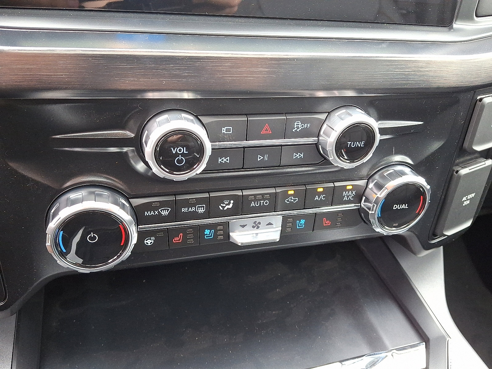 2025 Ford F-250 Super Duty Lariat - Photo 12