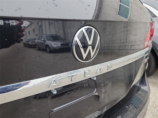 2021 Volkswagen Atlas V6 SE Technology R-Line photo 2