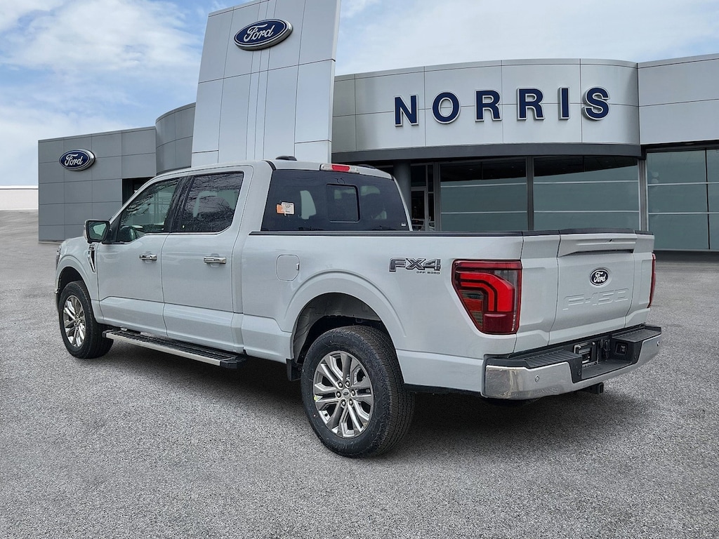2025 Ford F-150 Lariat photo 2