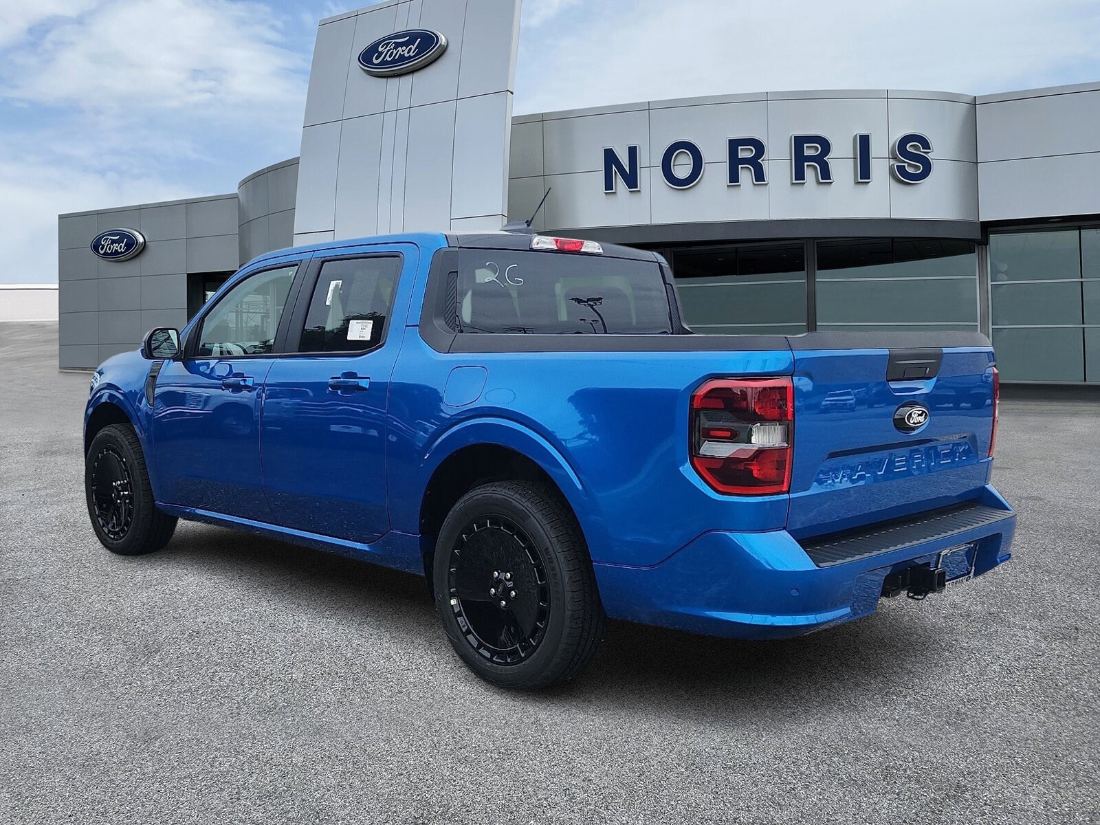 2025 Ford Maverick photo 2