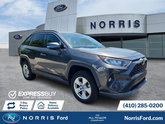 2021 Toyota RAV4 XLE FWD's photo
