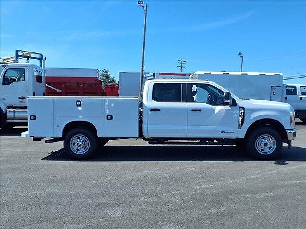 New 2026 Ford Super Duty F-350 SRW Truck Crew Cab