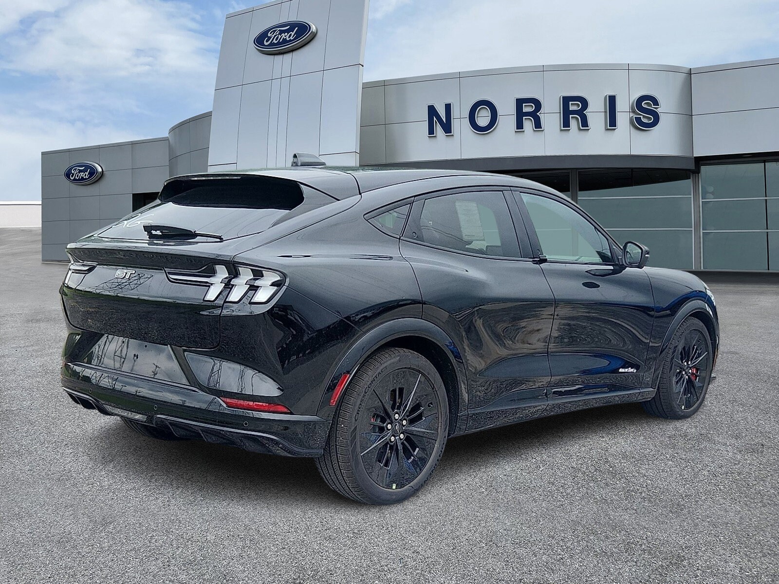 2025 Ford Mustang Mach-E GT photo 3