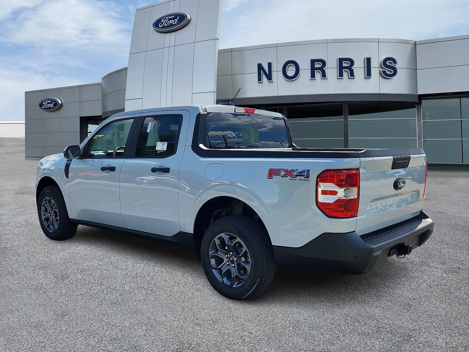 2025 Ford Maverick XLT photo 2