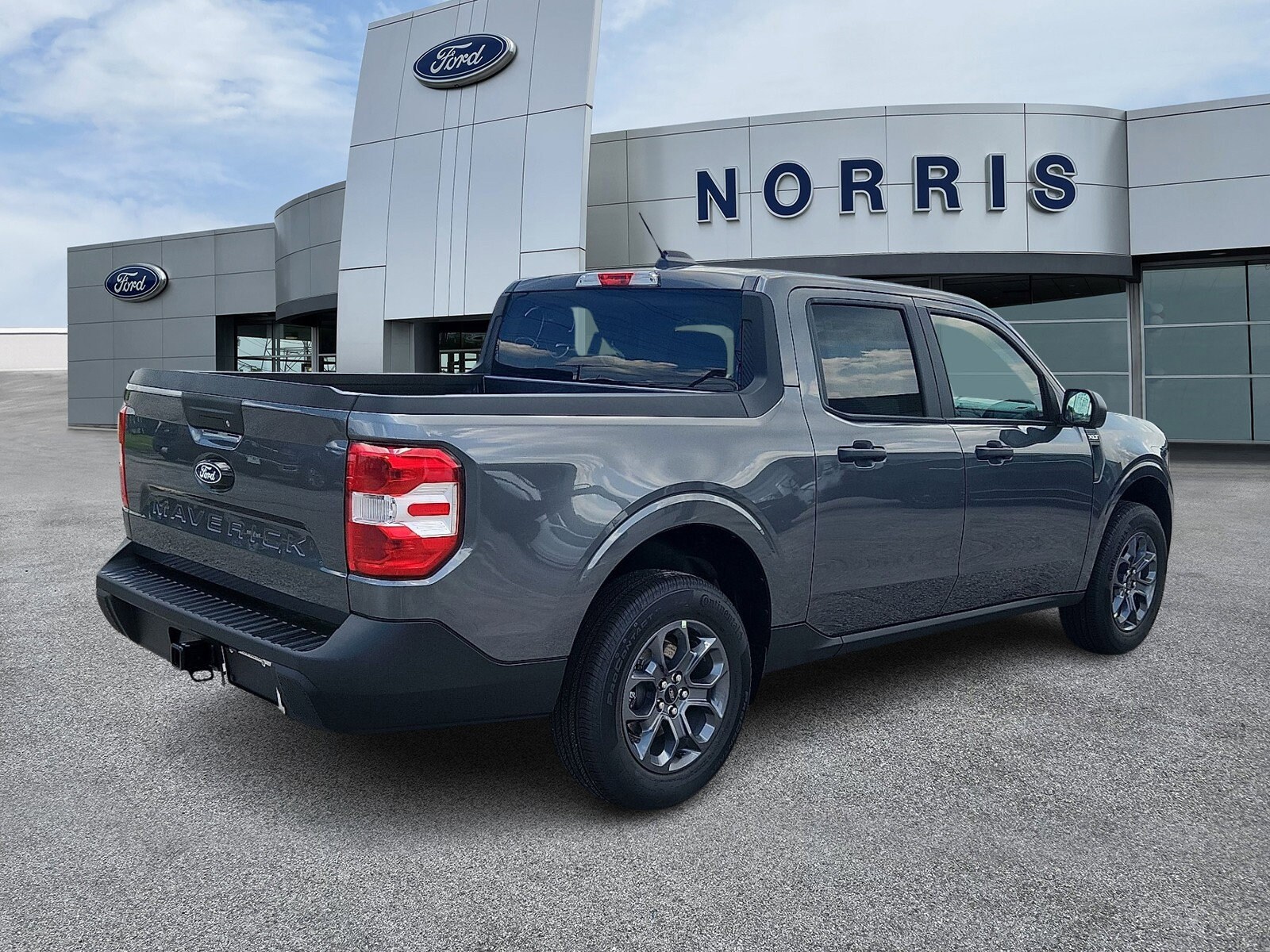 2025 Ford Maverick XLT photo 2