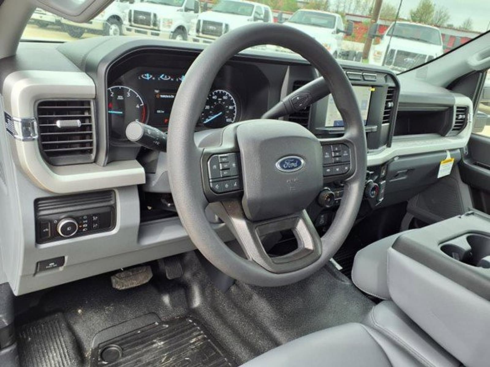 2024 Ford F-450 Super Duty Chassis Cab XL - Photo 18