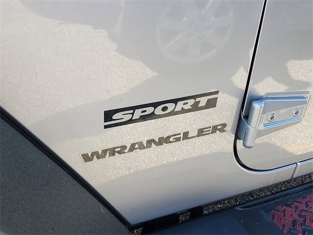 2016 Jeep Wrangler Sport photo 4