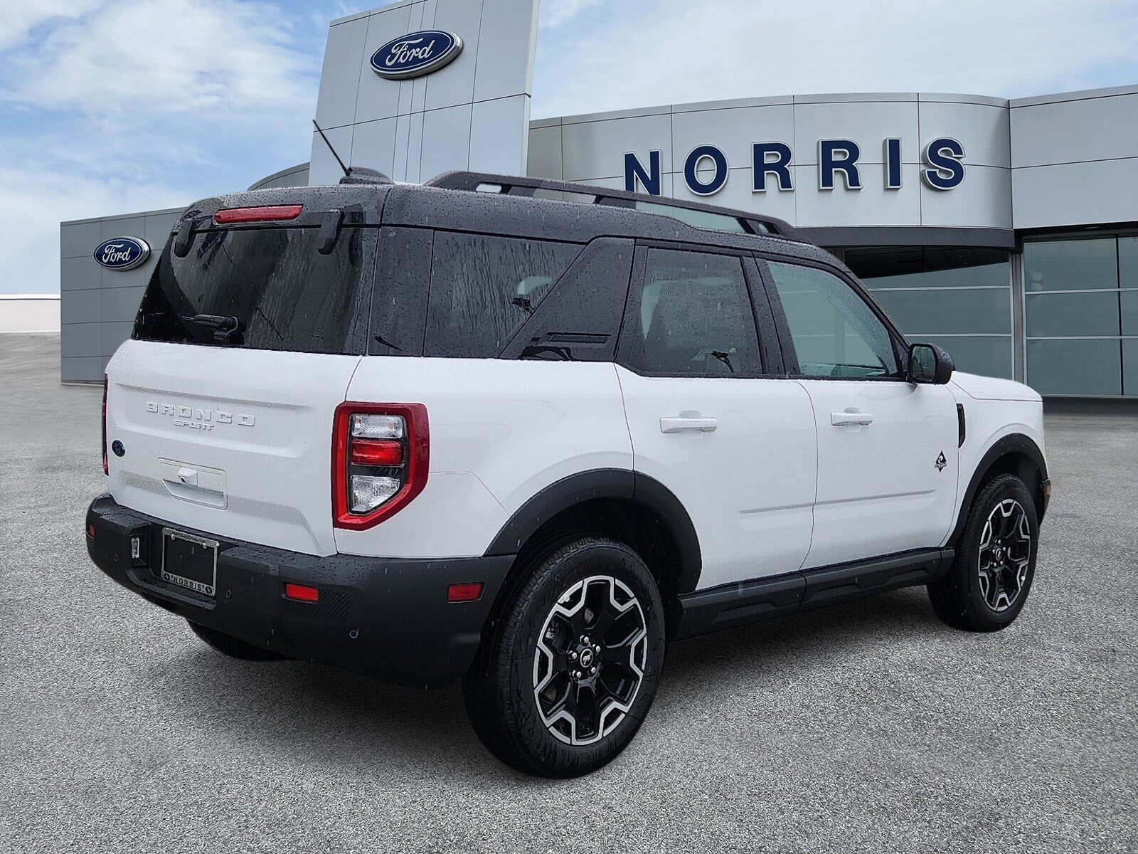 2025 Ford Bronco Sport Outer Banks photo 3