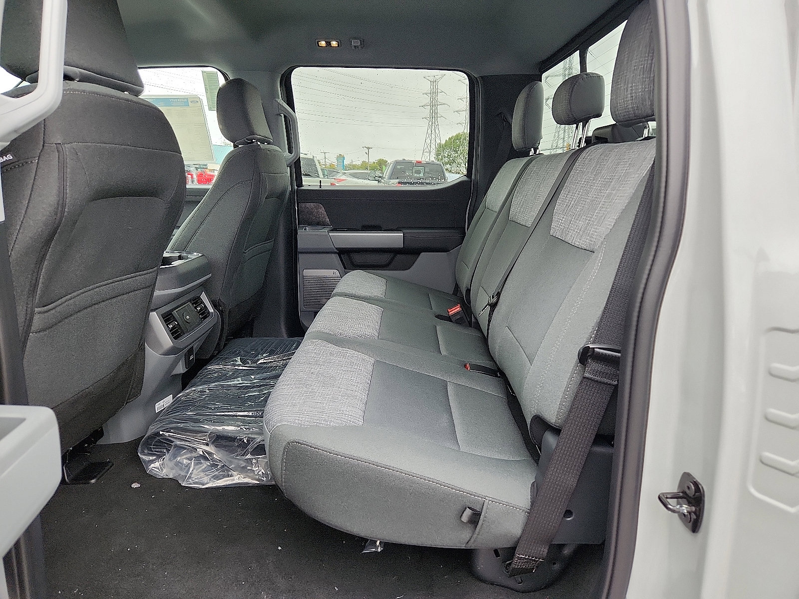 2026 Ford F-350 Super Duty XLT - Photo 6