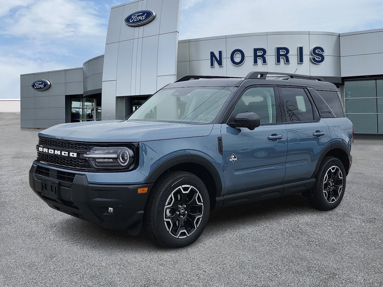 2025 Ford Bronco Sport Outer Banks photo 2
