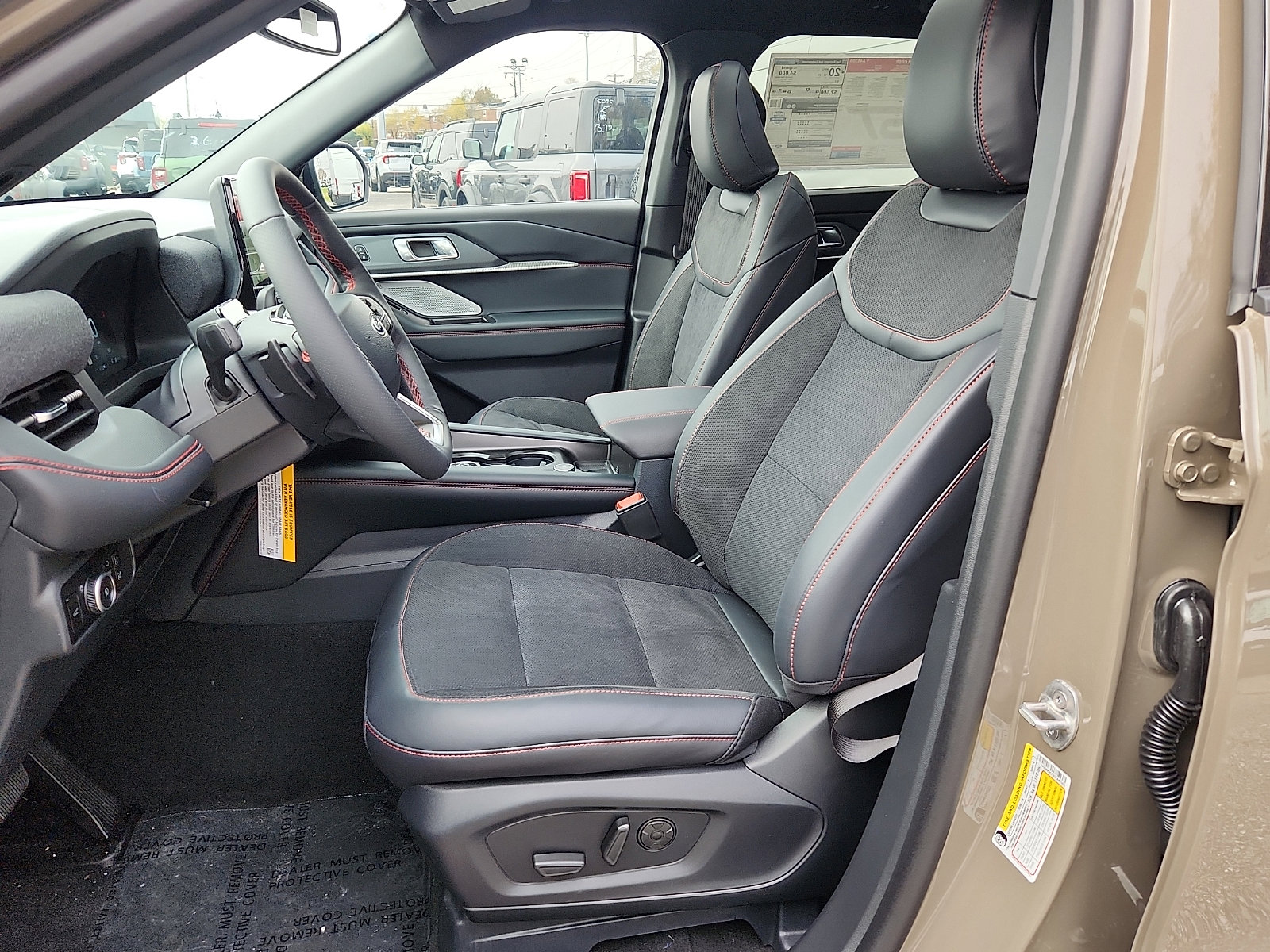 2026 Ford Explorer ST - Photo 9