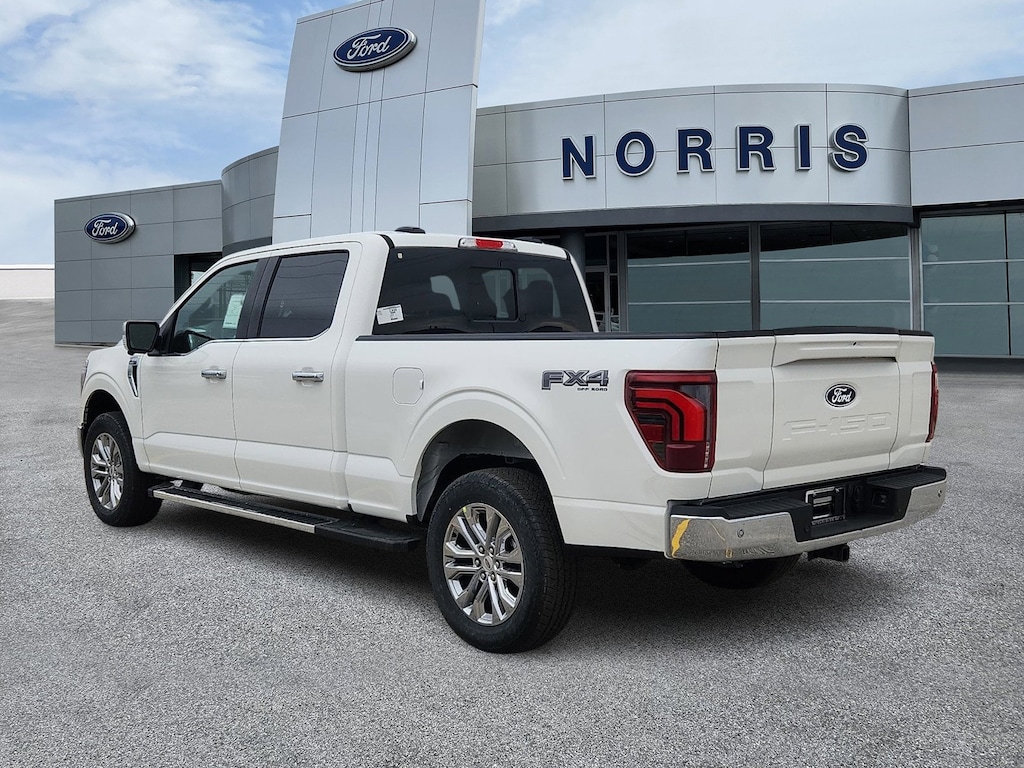2025 Ford F-150 Lariat photo 3