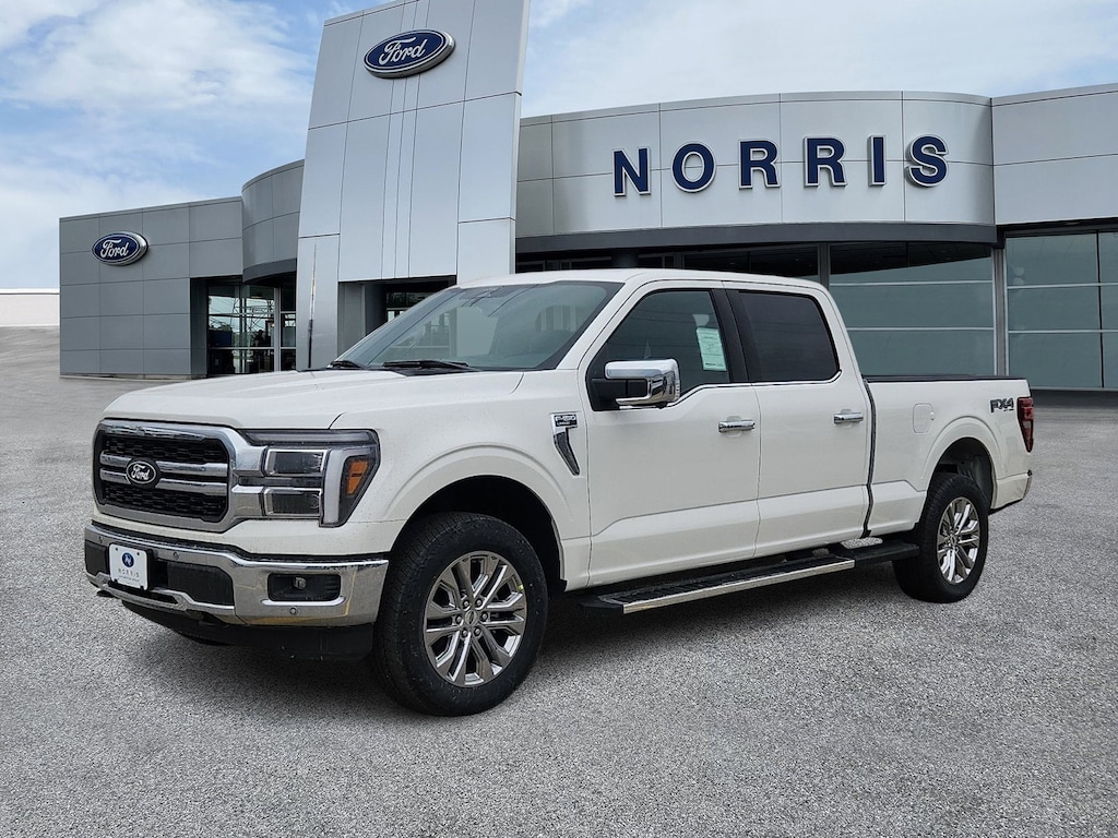 2025 Ford F-150 Lariat photo 2
