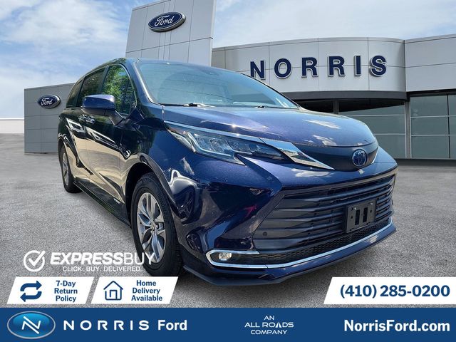 2021 Toyota Sienna XLE 7-Passenger Hybrid FWD's photo