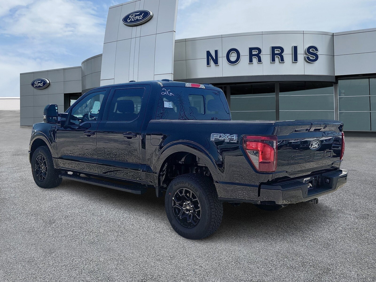 2025 Ford F-150 XLT photo 2