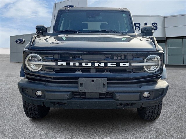 2022 Ford Bronco Outer Banks photo 2