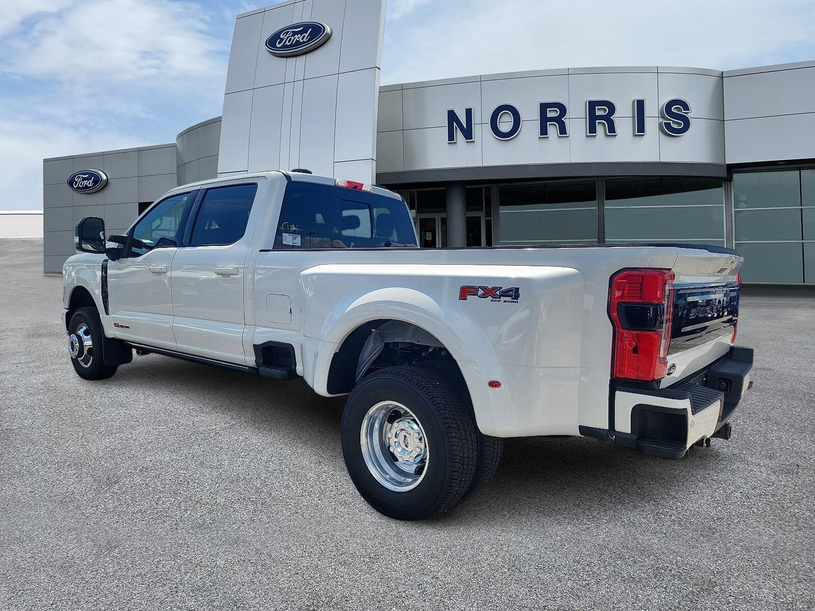 2026 Ford F-350 Platinum photo 2