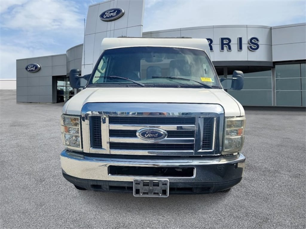 Used 2008 Ford E-350SD Dual Rear Wheel Cab/Chassis