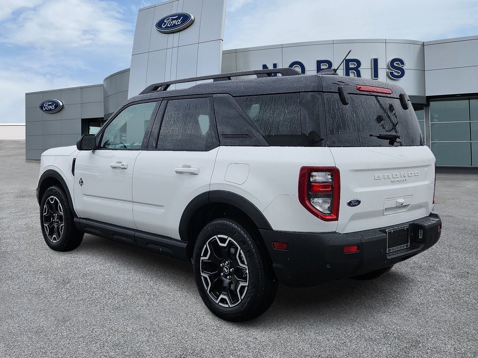 2025 Ford Bronco Sport Outer Banks photo 2