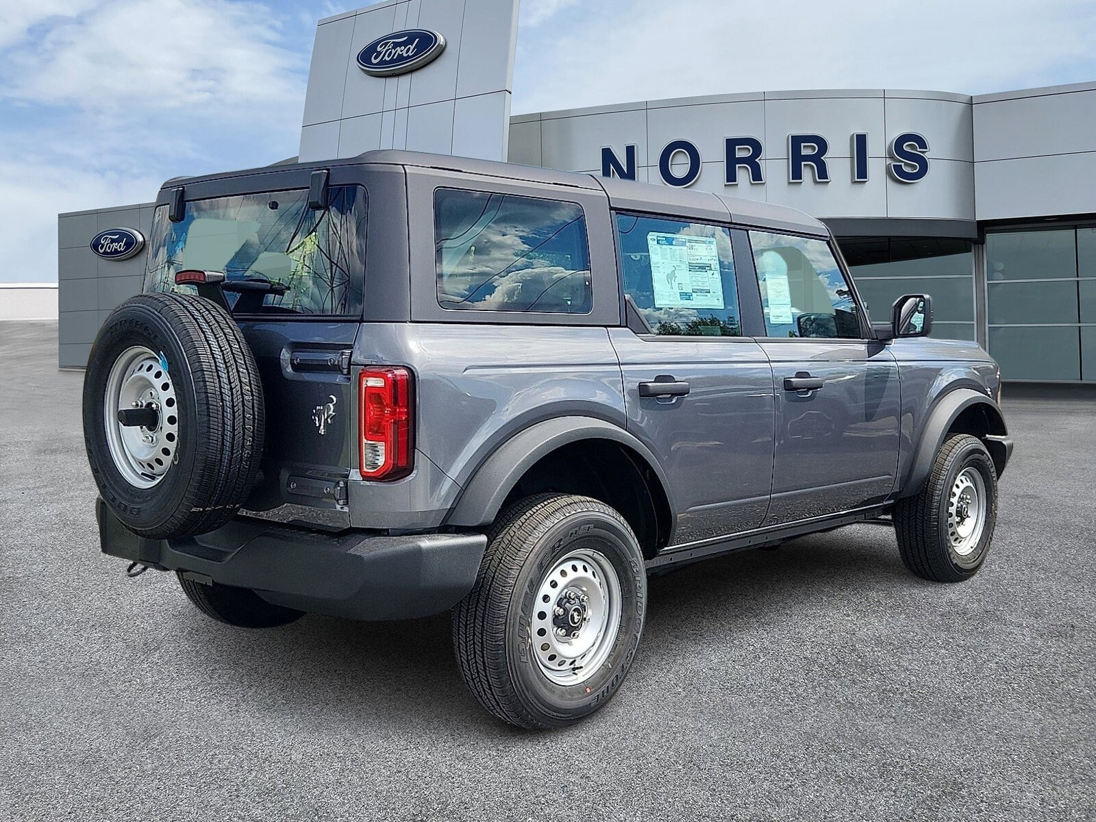 2025 Ford Bronco Base photo 2