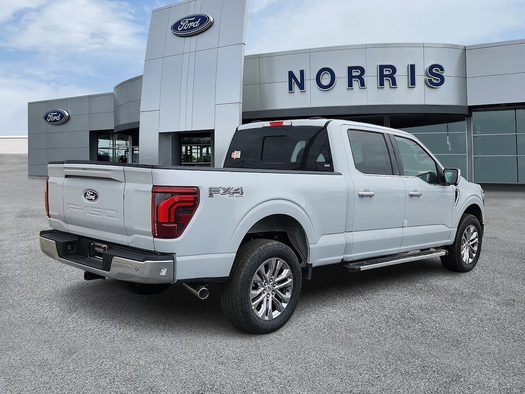 2025 Ford F-150 Lariat photo 3