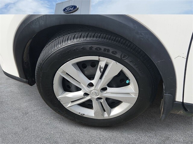 2024 Nissan Kicks S photo 2