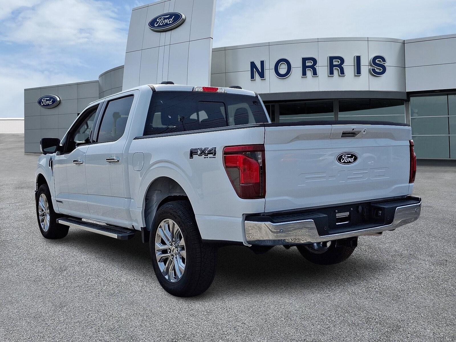 2024 Ford F-150 XLT photo 3