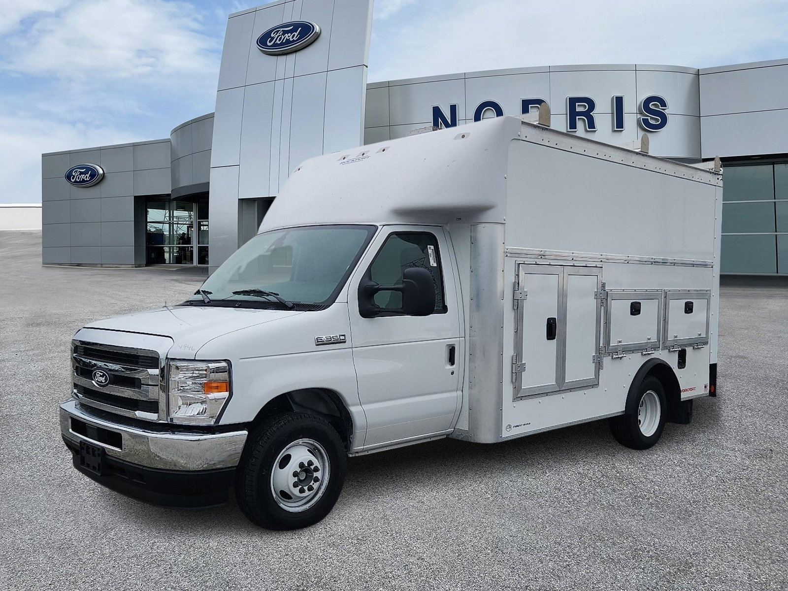 2026 Ford E-Series Cutaway Base